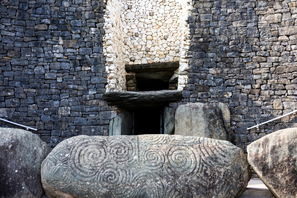 Neolithic Kerbstones of&nbsp;Ireland